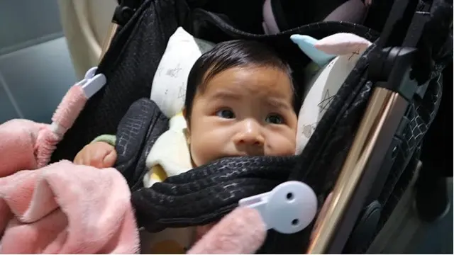 First Trip, Ini 5 Gaya Liburan Alinea Anak Raditya Dika di Singapura