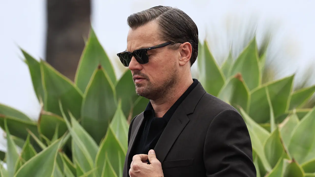 Leonardo DiCaprio Tampil Necis Berbalut Setelan Hitam di Festival Film Cannes 2023