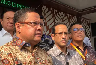 Mantan Menteri Pendidikan, Kebudayaan, Riset, dan Teknologi Nadiem Makarim menjalani sidang banding perdana terkait kasus dugaan korupsi pengadaan laptop Chromebook. (Liputan6.com/Dimas Ramadhan Wicaksana)