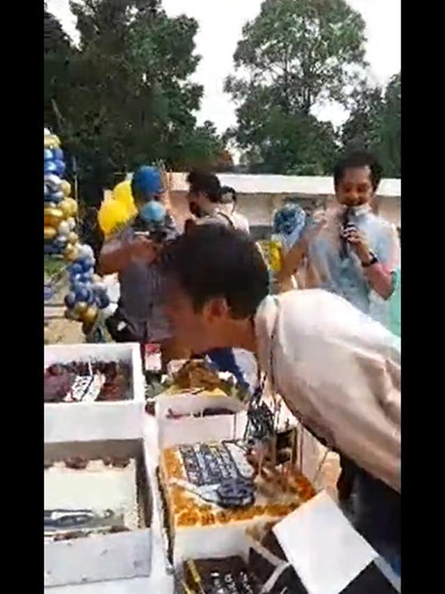 6 Momen Ulang Tahun Rey Bong, Dirayakan di Lokasi Syuting Dari Jendela SMP