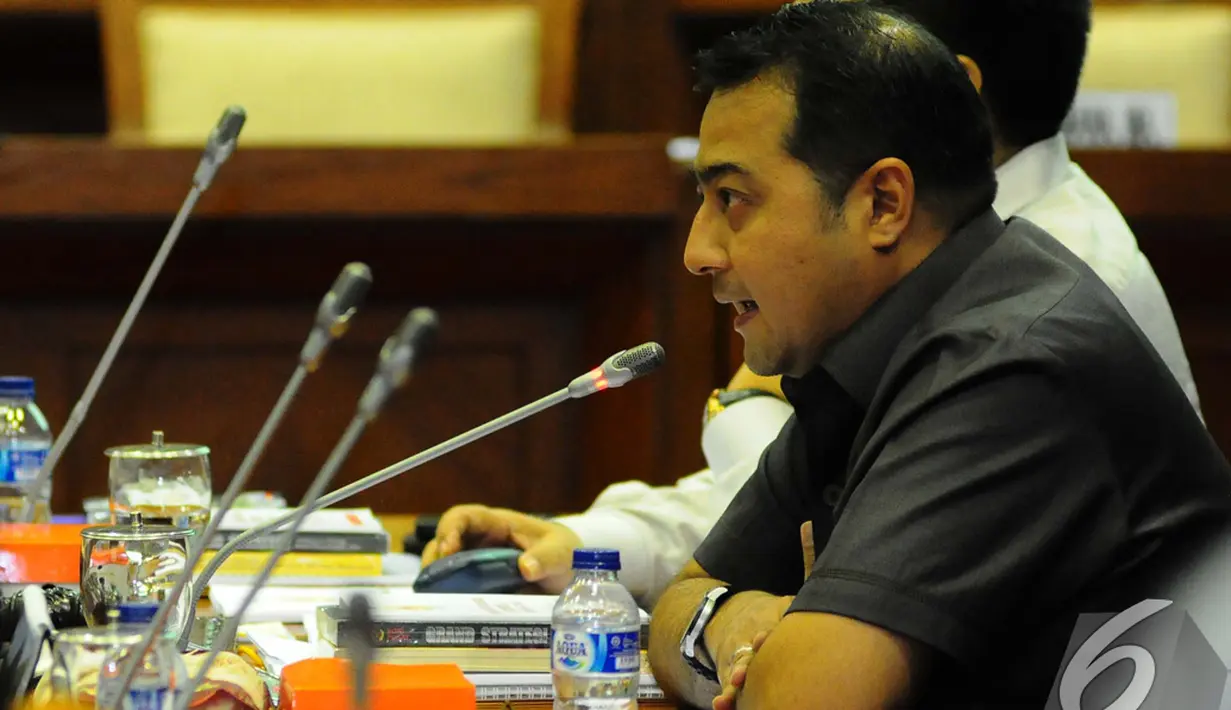 Ketua Komisi X Teuku Riefky saat menghadiri Rapat Dengar Pendapat bersama anggota Komisi X, Jakarta, Kamis (13/11/2014) (Liputan6.com/Andrian M Tunay)