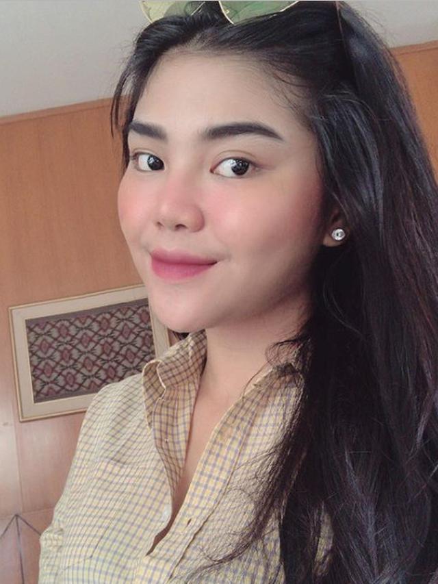 Rosa Meldianti (https://www.instagram.com/p/BxgmBAjlqzm/)