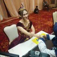 Melody JKT48 melakukan sesi handshake dengan penggemarnya (Liputan6.com/ Sapto Purnomo)