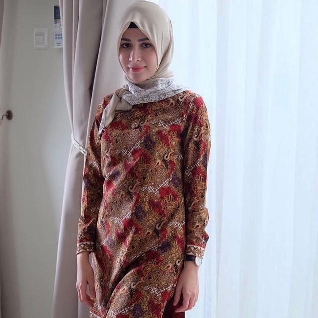 13 Tahun Mualaf, Ini 6 Potret Lawas Artis FTV Rina Diana di Awal Belajar Berhijab