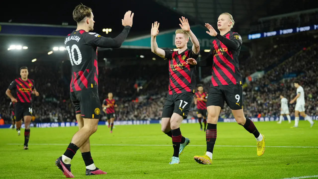 Hasil Liga Inggris: Taklukkan Leeds United, Manchester City Bayangi Arsenal di Puncak Klasemen