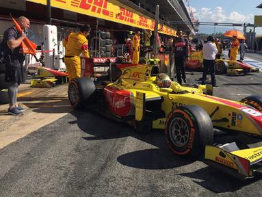 Pebalap Pertamina Campos Racing, Sean Gelael, berhasil finis di posisi ke-13 dalam Sprint Race GP2 Spanyol di Sirkuit Catalunya, Spanyol, Minggu (15/5/2016). (Bola.com/Twitter/Camposracing)