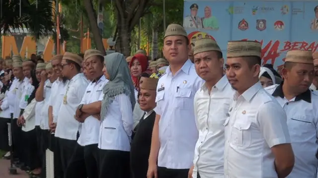 PNS Gorontalo Wajib Pakai Kopiah Keranjang