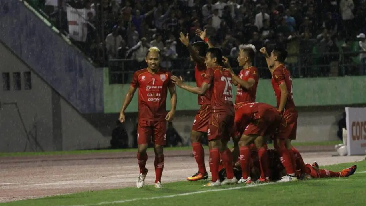 Persis Solo