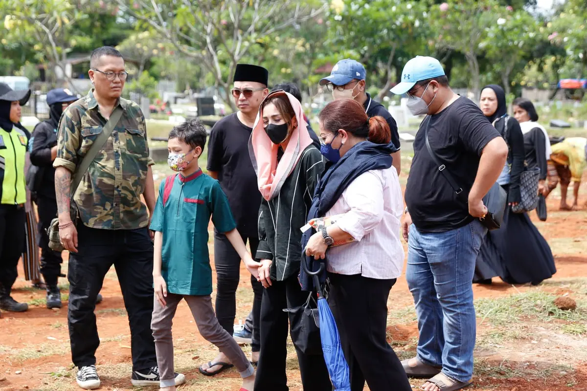Pemakaman aktor sinetron Iqbal Pakula
