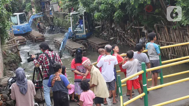 Pengerukan Kali Mampang
