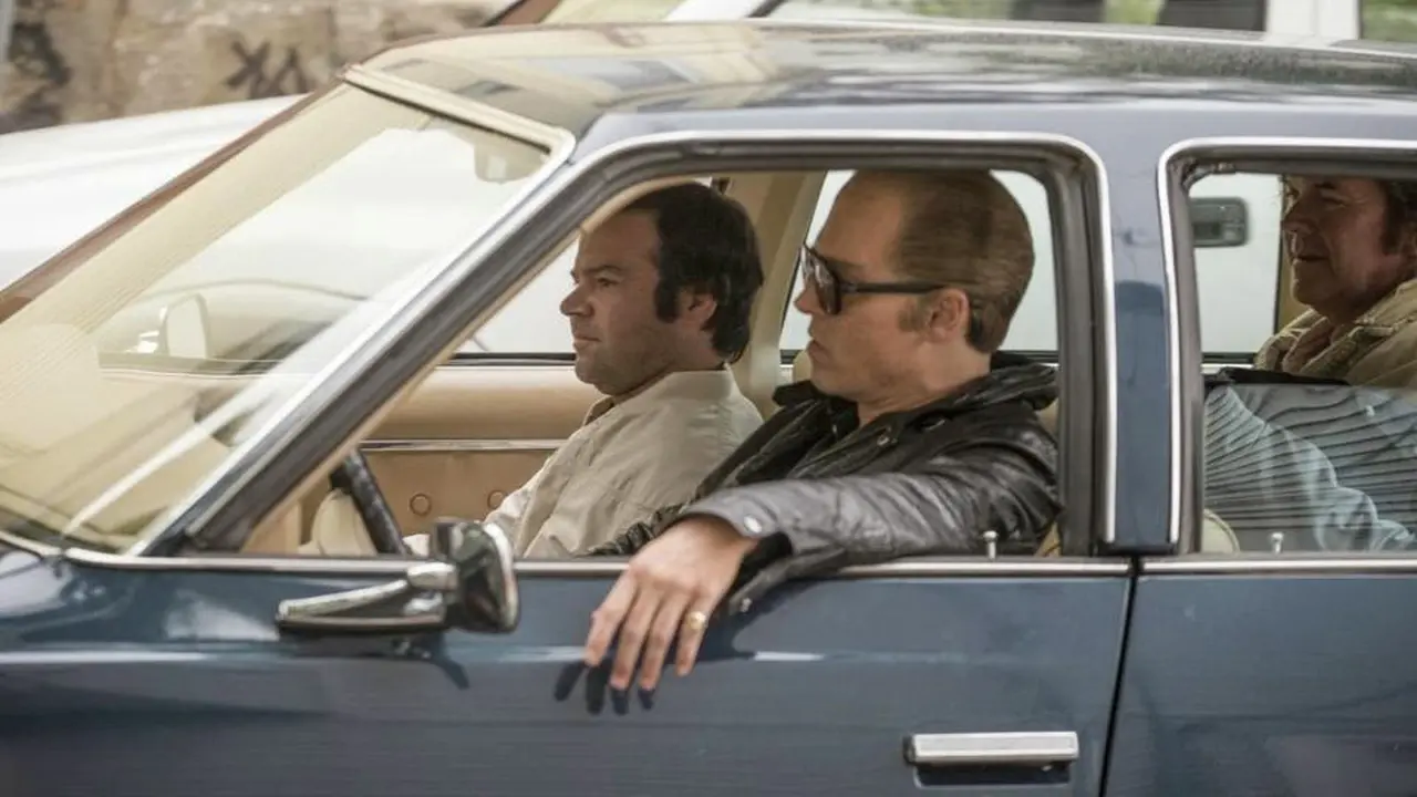 Johnny Depp Bunuh Orang di Keramaian dalam Trailer Black Mass
