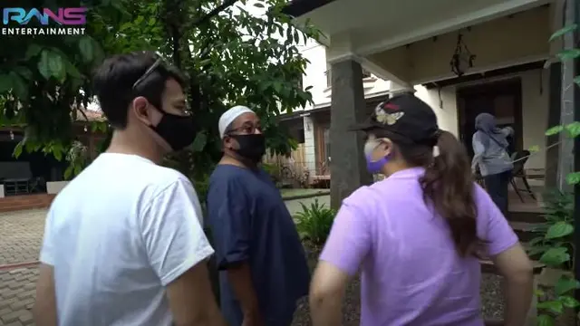 6 Potret Rumah Mewah Rano Karno, Berkonsep Ala Pedesaan yang Luas