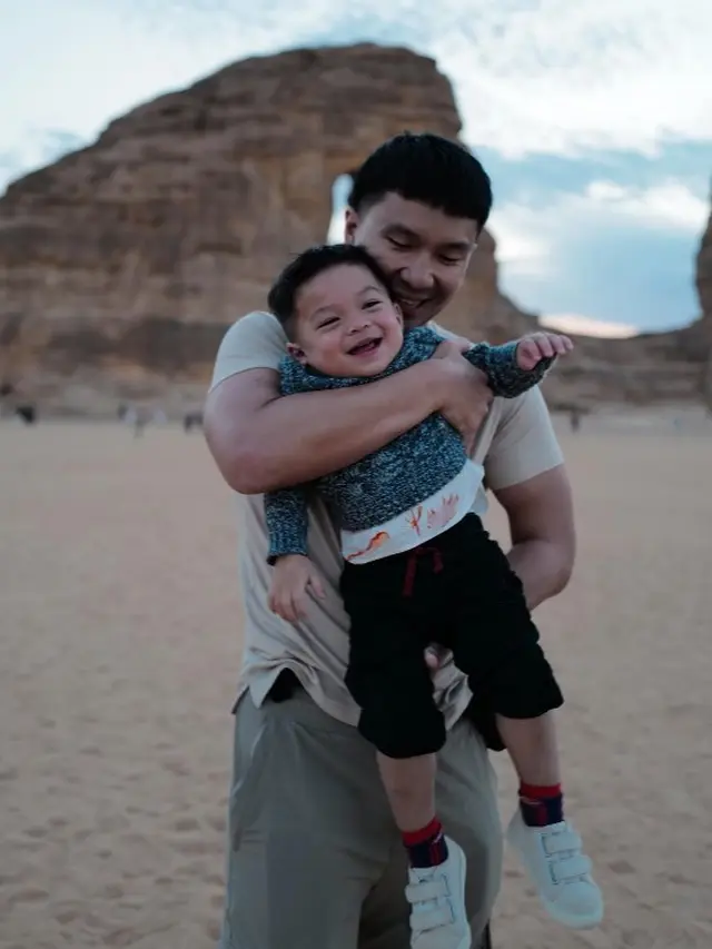 Potret Issa dan Indra Priawan di Kota Al Ula (Sumber: Instagram/nikitawillyofficial94)