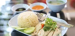 Resep Ayam Kukus Rempah Gurih tanpa Minyak./Copyright depositphotos.com/piyato