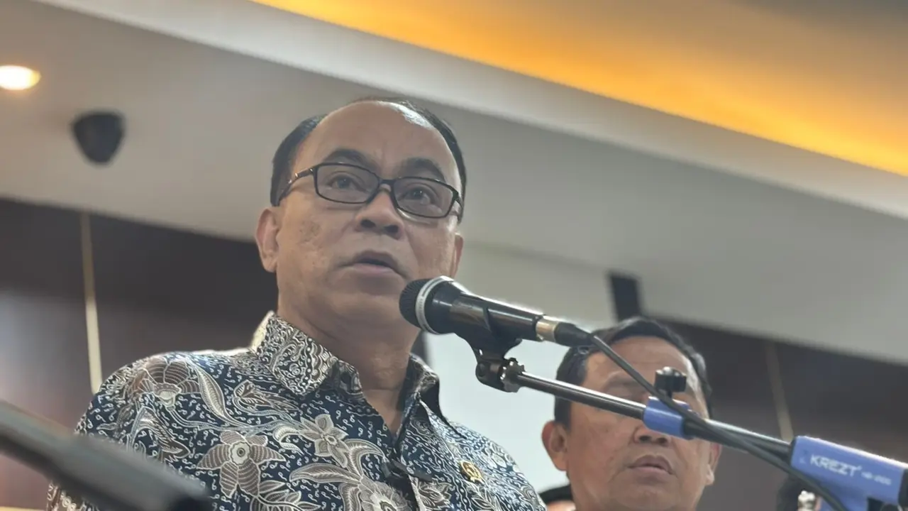 Menteri Koperasi (MenKop) Budi Arie Setiadi, Senin (11/11/2024). (Foto: Liputan6.com/Tira Santia)