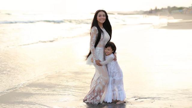 [Bintang] Denada dan Shakira Aurum