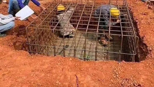 7 Potret Nyeleneh Pekerja Terjebak di Lokasi Pembangunan, Netizen: Tumbal Proyek