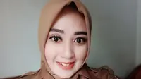 Nia Indrawati, Perangkat Desa di Bojonegoro yang viral di media sosial. (Ahmad Adirin/Liputan6.com)