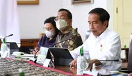 Presiden Jokowi saat menggelar rapat terbatas terkait Evaluasi Proyek Strategis Nasional (PSN) dengan sejumlah menteri kabinet di Istana Kepresidenan Bogor Jawa Barat, Selasa (6/9/2022). (Sumber Foto: Biro Pers Sekretariat Presiden).