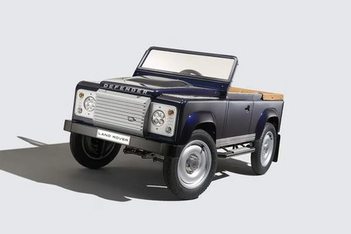 Masih Balita, Pangeran George Bakal Dikadoi Land Rover Saat Natal