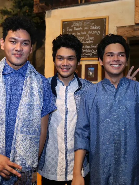 Meski bukan menjadi pemeran utama, namun The Overtunes merasakan pengalaman yang berbeda nan mengesankan. Menurut mereka, menjadi orang lain dalam sebuah peran merupakan hal yang sangat sulit. (Nurwahyunan/Bintang.com)
