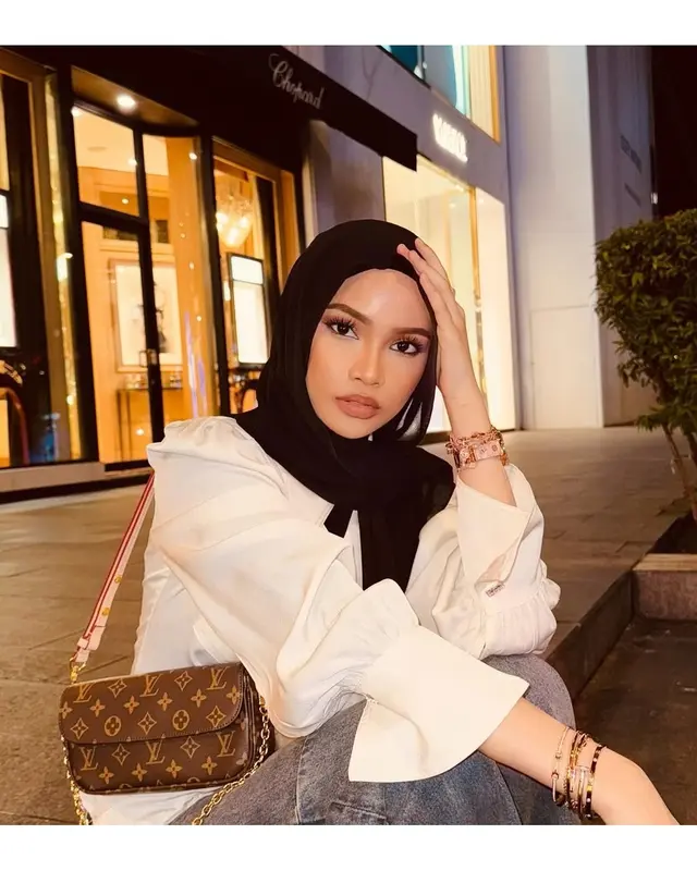 6 Potret terbaru Alyssa Spischak, putri sambung Ustaz Derry Sulaiman, memesona pakai hijab