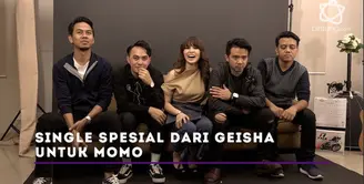 Momo Geisha bagi waktu antara karir bermusik dan keluarga.