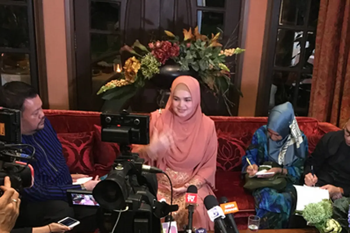 [Bintang] Siti Nurhaliza