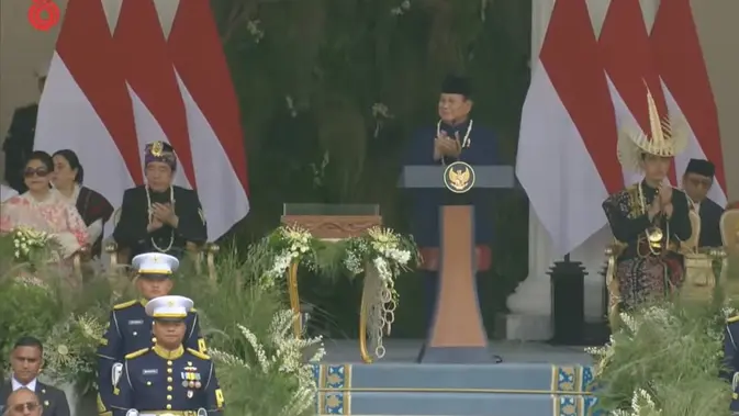 Tepuk Tangan Menggema Usai Paskibraka Sukses Kibarkan Merah Putih di Istana
