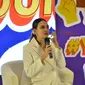 Artis Luna Maya pada acara X Beauty di Surabaya. (Dian Kurniawan/Liputan6.com)