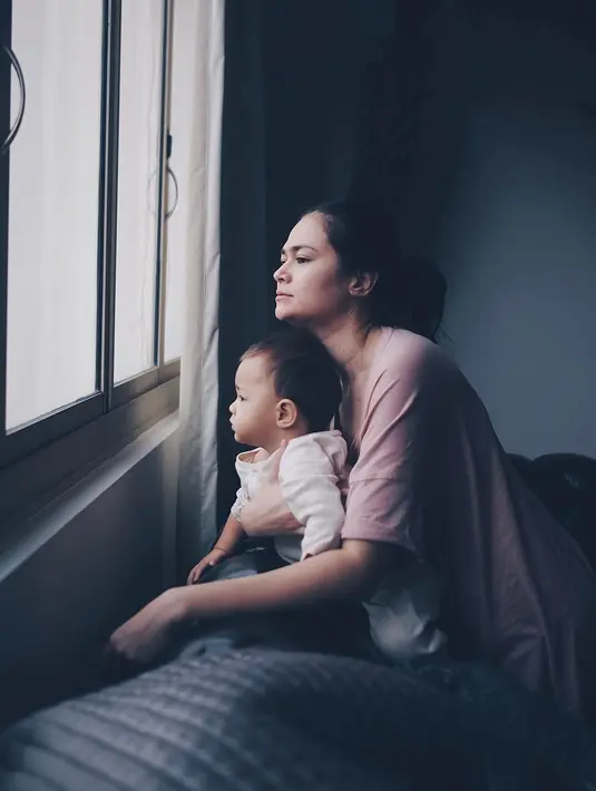 Saat mengasuh Bjorka, biasanya Sabai terlihat berpenampilan sederhana. (Foto: instagram.com/ringgoagus)