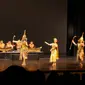 Pertunjukan Ramayana ala Thailand, Ramakien, menjadi pembuka dalam Ramayana Festival yang diadakan di Kamani Auditorium, New Delhi (20/1/2018). (Liputan6.com/Citra Dewi)