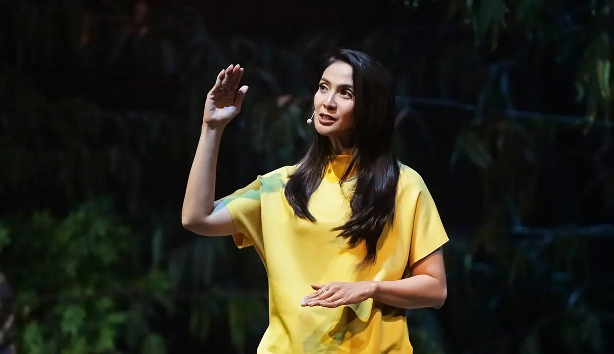 Maudy Koesnaedi pementasan orang rimba. (Bambang E Ros/Fimela.com)