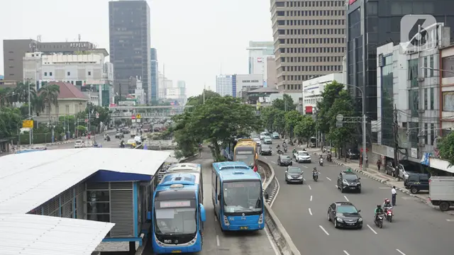 Transjakarta Targetkan Semua Armada Gunakan Bus Listrik
