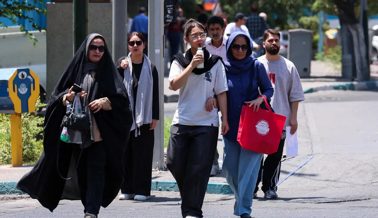 Untuk menghemat energi dan air, Provinsi Teheran akan menetapkan hari libur umum pada Rabu (23/7/2025). (Foto oleh AFP)