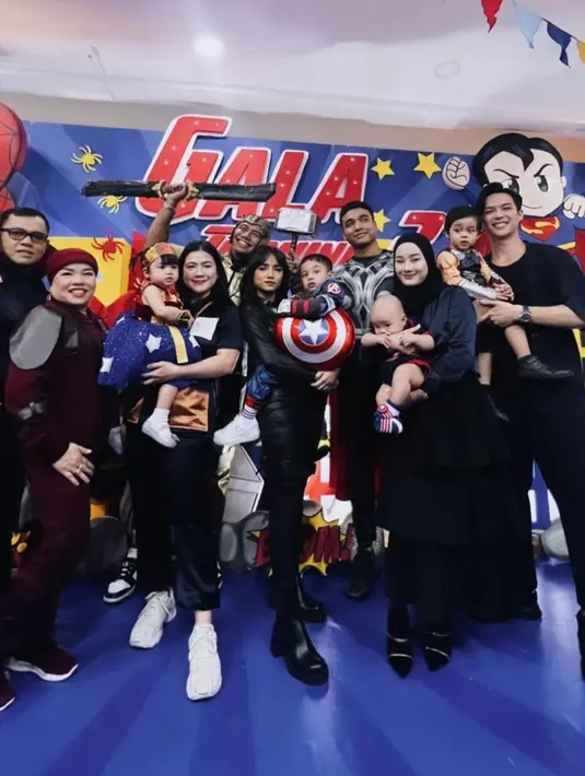 Acara tersebut juga dihadiri rekan selebriti, Seperti Ashanty, Dinda Hauw, hingga Felicya Angelista. [Instagram].