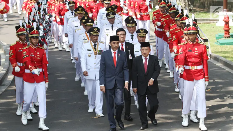 Jokowi Lantik 9 Gubernur dan Wakil Gubernur di Istana Negara
