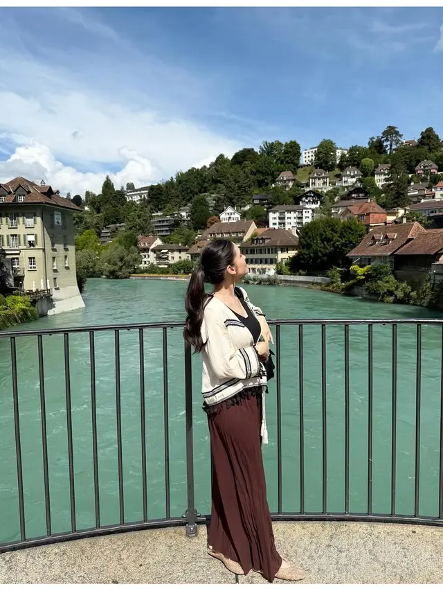 6 Gaya Busana Steffi Zamora Liburan di Italia, Hadiri Pernikahan Adik Nino Fernandez