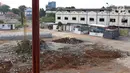 Suasana proyek revitalisasi Terminal Terpadu Depok atau Metro Stater di lahan terminal di Jalan Margonda Raya, Depok, Jawa Barat, Kamis (6/9). (Liputan6.com/Immanuel Antonius)