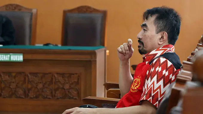 [Bintang] Gatot Brajamusti