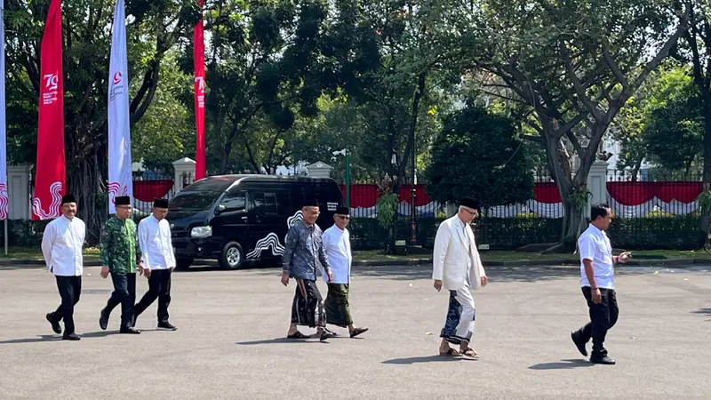 Presiden Jokowi menerima kunjungan Ketua Umum Pengurus Besar Nahdlatul Ulama (Ketum PBNU) Yahya Cholil Staquf Istana Kepresidenan Jakarta, Kamis (22/8/2024).