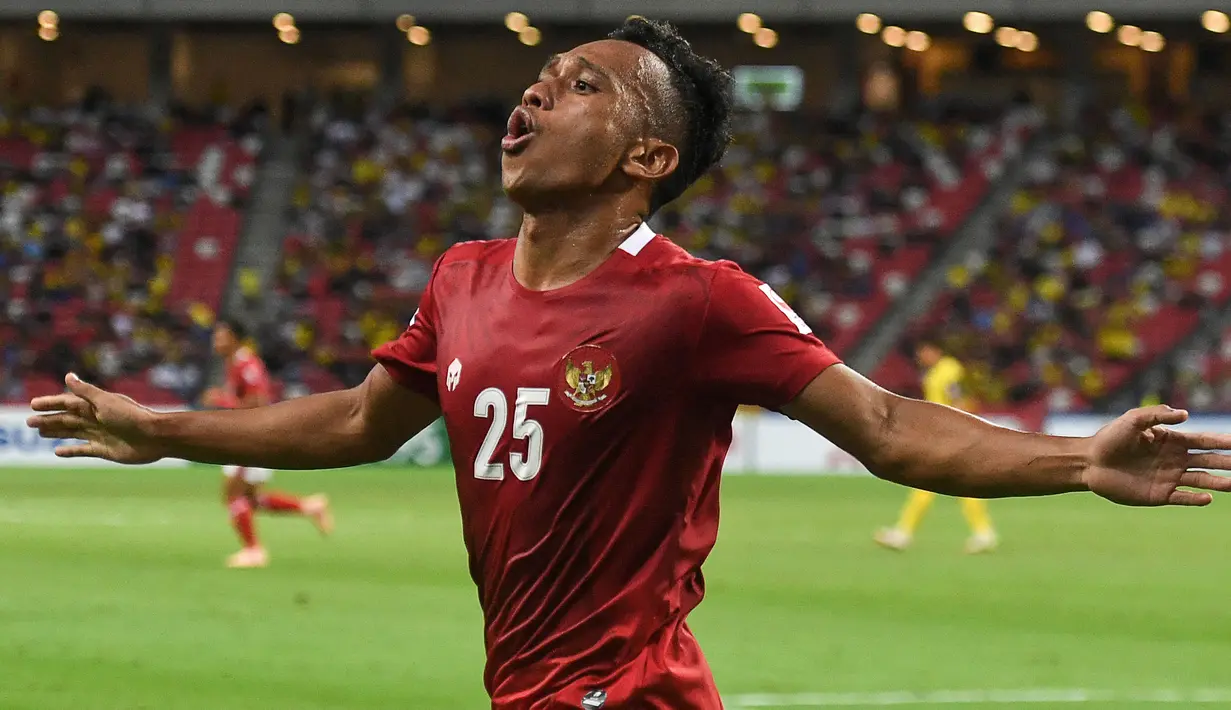 Indonesia sebenarnya berpeluang menyumbangkan pemainnya menjadi pencetak gol terbanyak di Piala AFF 2020 lewat Irfan Jaya. Sayangnya, ia hanya mampu mengoleksi tiga gol atau terpaut satu gol dari para pesaingnya. (AFP/Roslan Rahman)