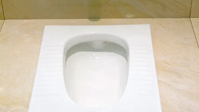 Benarkah BAB Jongkok Picu Wasir?