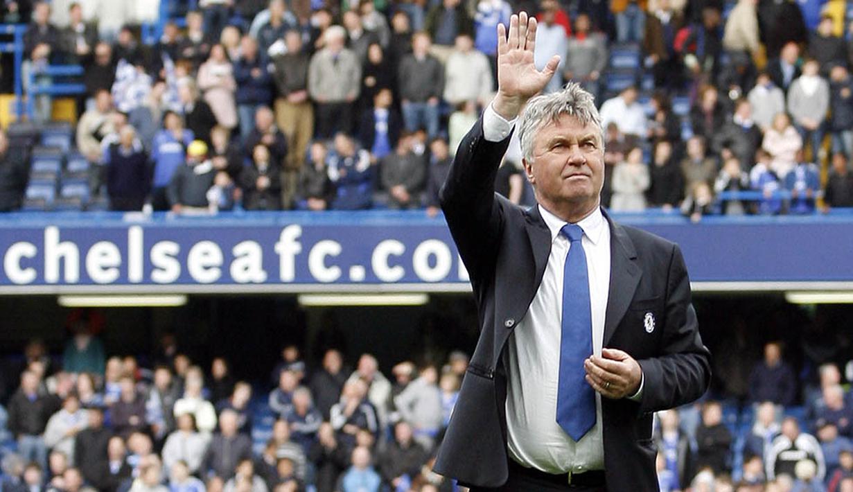 Pelatih asal Belanda, Guus Hiddink, ditunjuk menjadi pengganti Jose Mourinho untuk menjadi pelatih Chelsea. (AFP/Ian Kington)