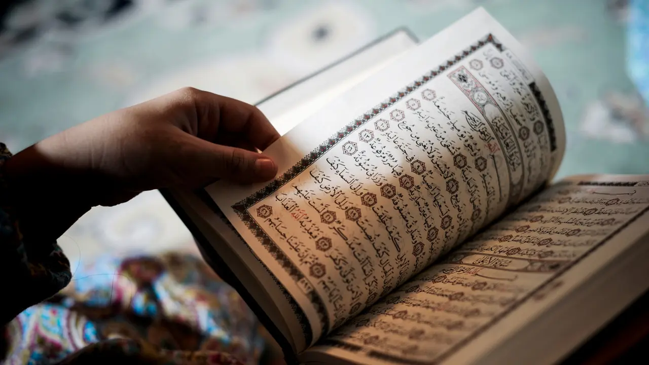 Pria Kenya Buta, Hafal Setengah Isi Alquran Lewat Pendengaran