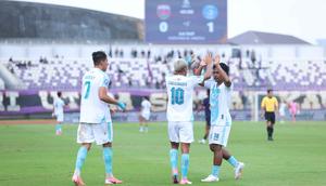 Sementara, PSBS Biak yang sempat unggul terlebih dahulu lewat Rgol Ruyery Blancos pada menit 45+1. Tampak dalam foto, pemain PSBS Biak merayakan gol yang dicetak Rgol Ruyery Blancos pada laga pekan ke-21 BRI Super League 2025/2026 melawan Persita di Stadion Indomilk Arena, Tangerang, Banten, Senin (16/2/2026). (Bola.com/M Iqbal Ichsan)