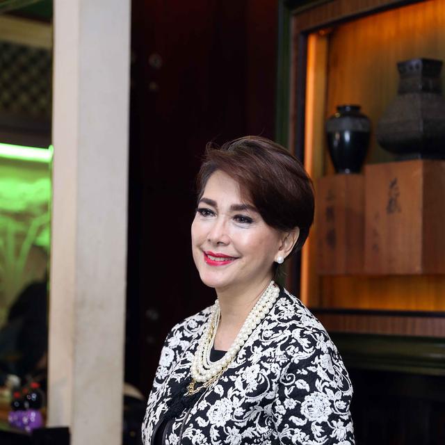 Di Tiga Momen Ini Widyawati Pasti Berziarah Ke Makam Sophan Sophiaan Showbiz Liputan6 Com