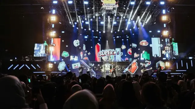 Potret  Al, El, dan Dul saat The Lucky Laki Manggung (credit: https://www.instagram.com/duljaelani/ dan https://www.instagram.com/111th_/)