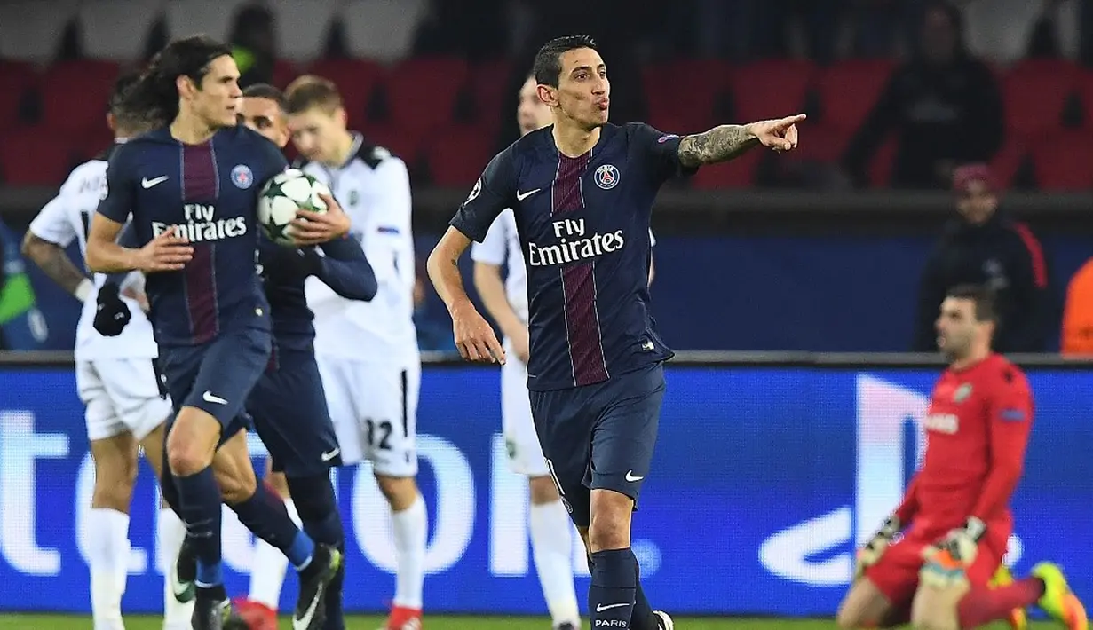 Striker PSG, Angel Di maria, mencetak gol penyama kedudukan di menit terakhir ke gawang Ludogorets dalam laga Grup Liga Champions di Stadion Parc des Princes, Paris, (6/12/2016).  (AFP/Franck Fife)