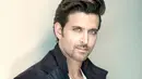 Hrithik Roshan mencuri perhatian publik saat bermain film Kaho Naa Pyaar Hai. Walaupun sudah 43 tahun, akan tetapi ia terlihat makin memesona. (Foto: indianexpress.com)